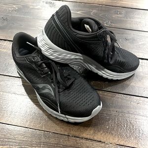 Women’s Saucony Running Shoes